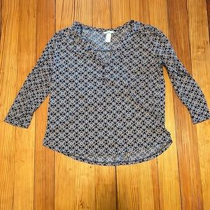 H&M 3/4 sleeve v-neck with buttons
